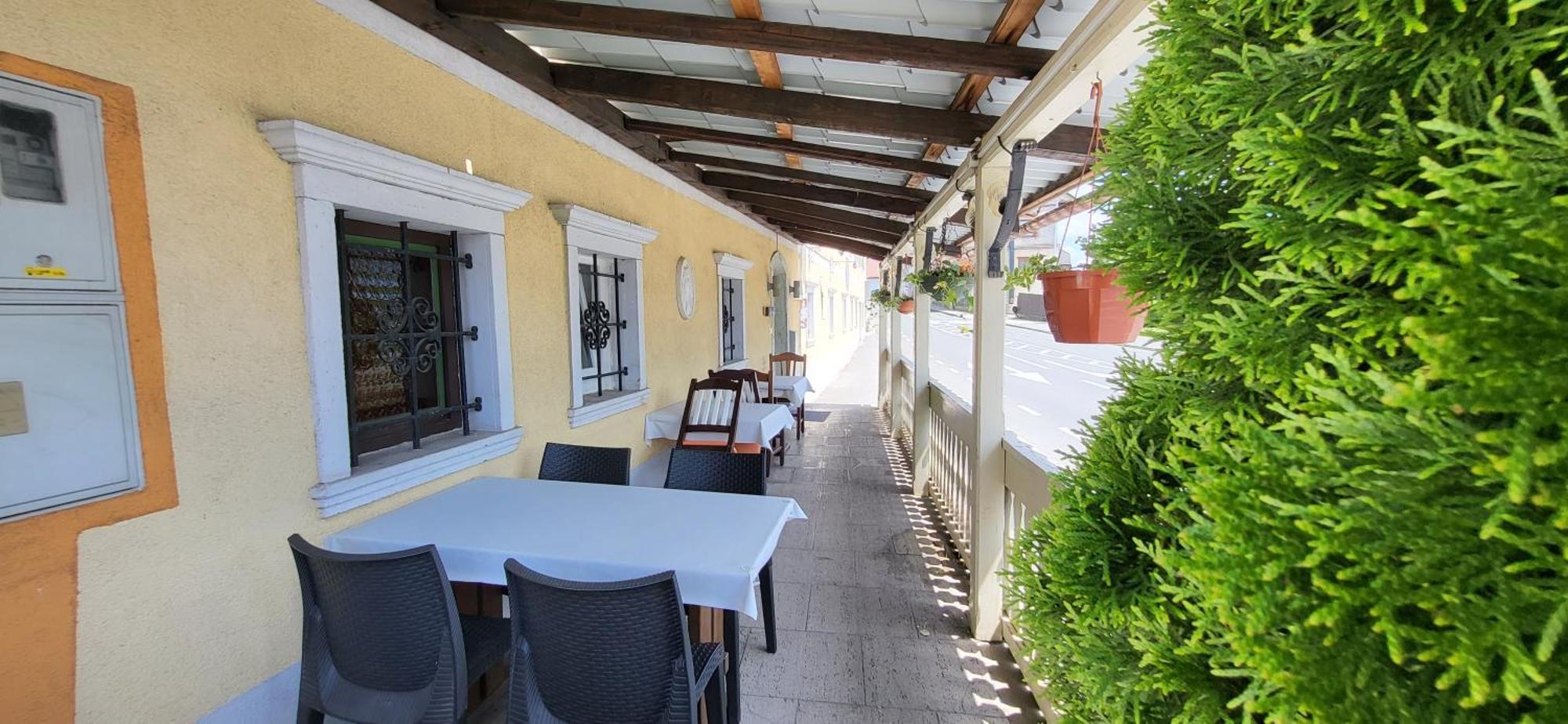 Lesce Hostel Exterior foto