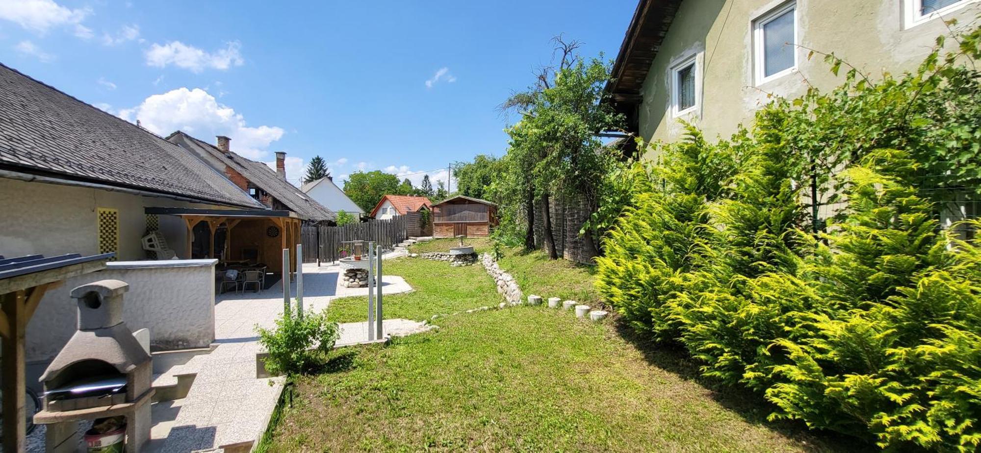 Lesce Hostel Exterior foto